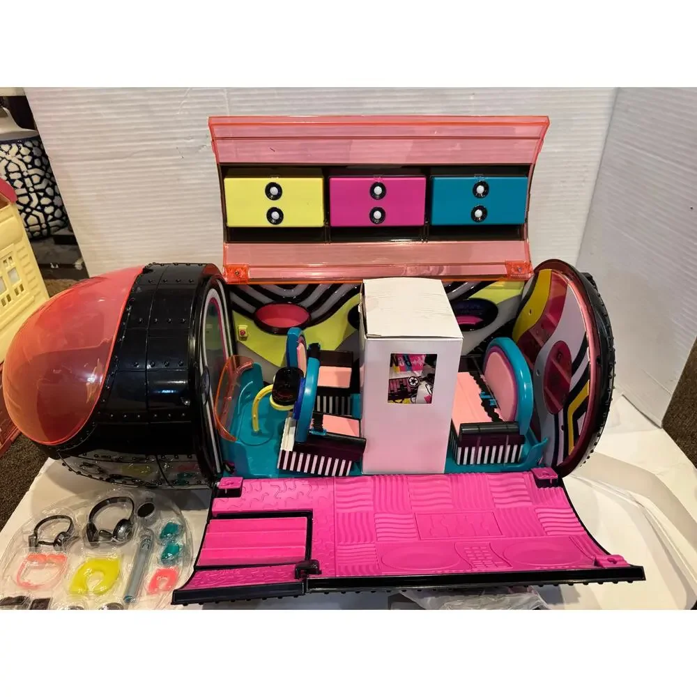 LOL Surprise OMG Remix 4-in-1 Plane Playset With Music Recording Studio, nwob